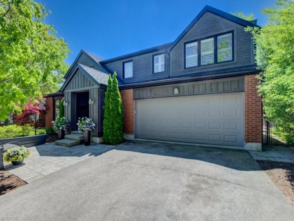 387 Stillmeadow Circle, Waterloo, Ontario, N2L 5M1