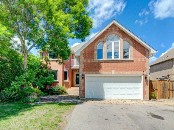 14 Antrim Court E, Caledon, Ontario, L7C 1R1